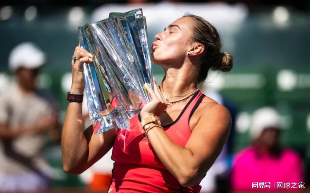 江南体育登录入口-萨巴救赛点双复仇莱巴逆转夺冠，辛纳带伤作战双抢七绝杀梅总捧杯