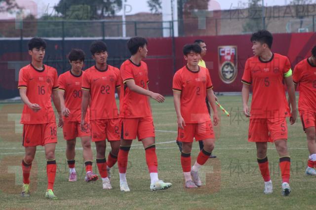 江南体育登录入口-完整阵容亮相！贾伟伟建功 U19国青1比0取胜乌兹